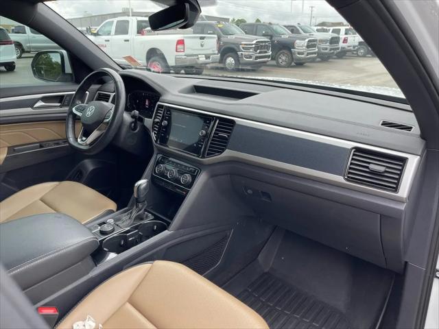 2022 Volkswagen Atlas Cross Sport 2.0T SEL R-Line