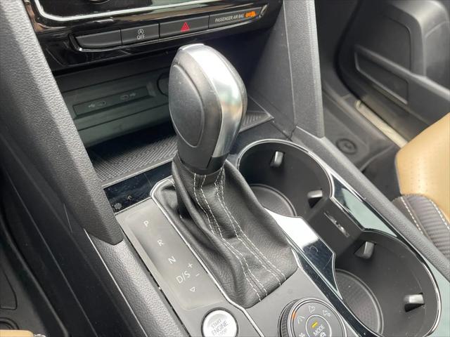 2022 Volkswagen Atlas Cross Sport 2.0T SEL R-Line