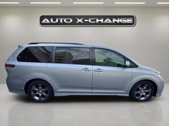 2015 Toyota Sienna SE Premium 8 Passenger