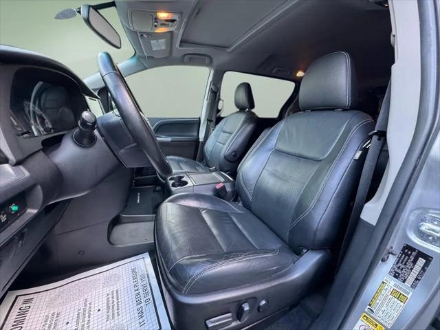 2015 Toyota Sienna SE Premium 8 Passenger