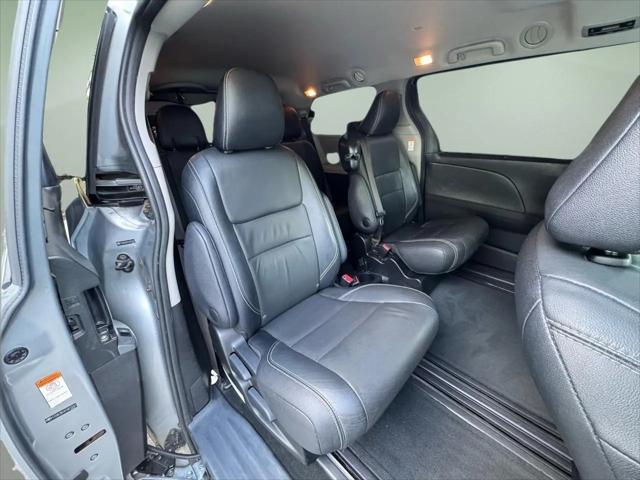 2015 Toyota Sienna SE Premium 8 Passenger