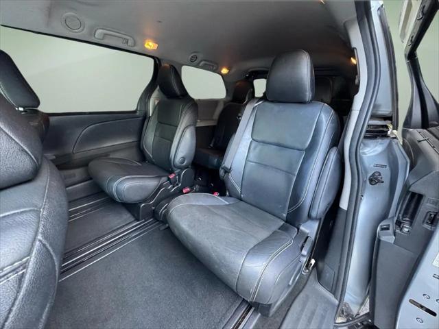 2015 Toyota Sienna SE Premium 8 Passenger
