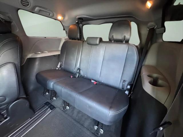 2015 Toyota Sienna SE Premium 8 Passenger