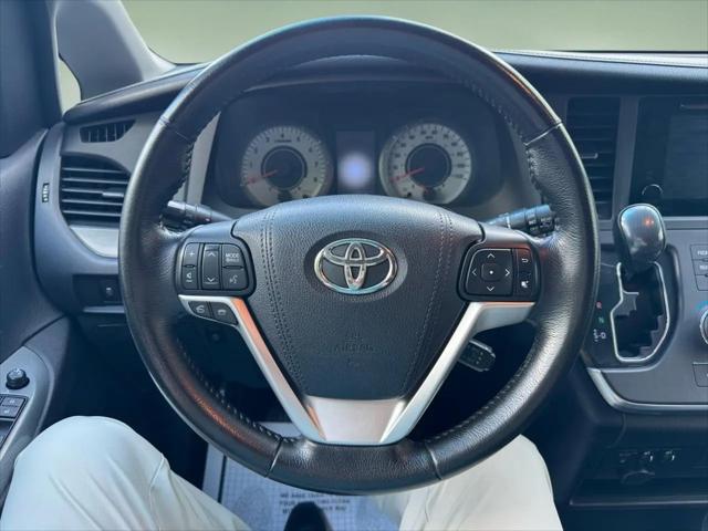 2015 Toyota Sienna SE Premium 8 Passenger