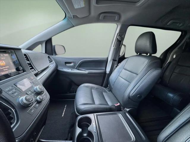 2015 Toyota Sienna SE Premium 8 Passenger