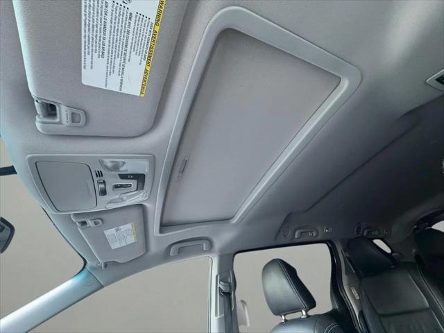 2015 Toyota Sienna SE Premium 8 Passenger