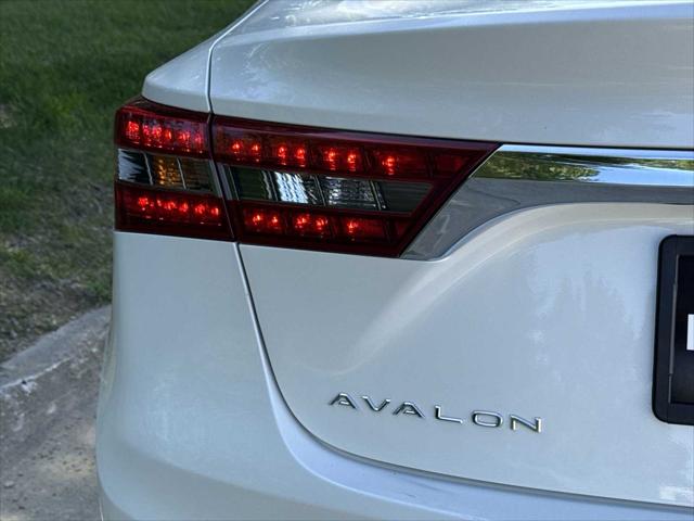 2016 Toyota Avalon Hybrid XLE Premium