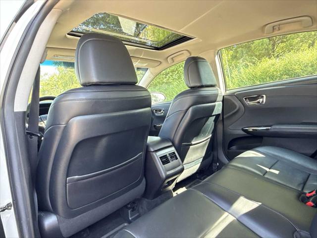 2016 Toyota Avalon Hybrid XLE Premium