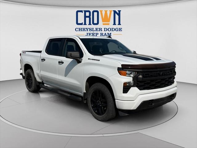 2023 Chevrolet Silverado 1500 4WD Crew Cab Short Bed Custom