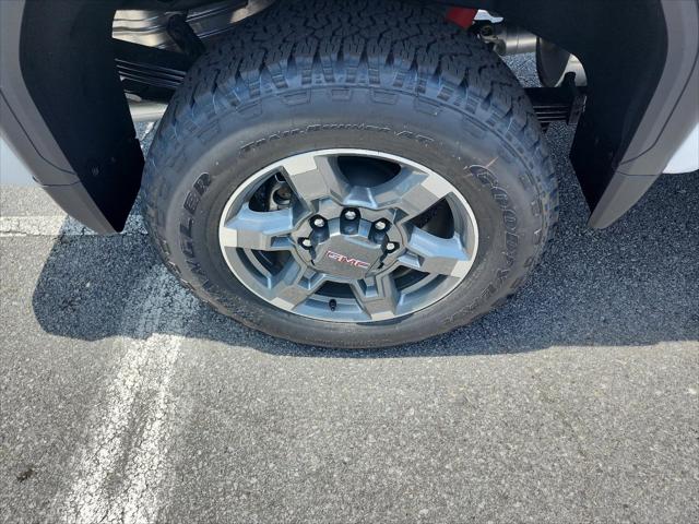 2026 GMC Sierra 2500HD Crew Cab, Standard Bed, SLE, 4WD