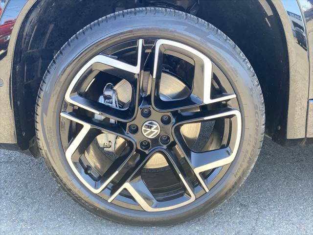 2025 Volkswagen Tiguan 2.0T SEL R-Line