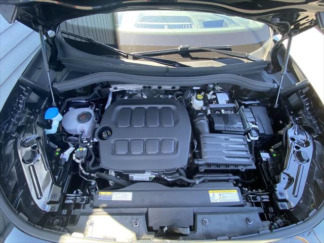 2025 Volkswagen Tiguan 2.0T SEL R-Line