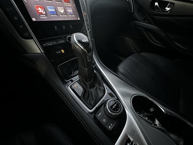 2017 INFINITI Q60 2.0t