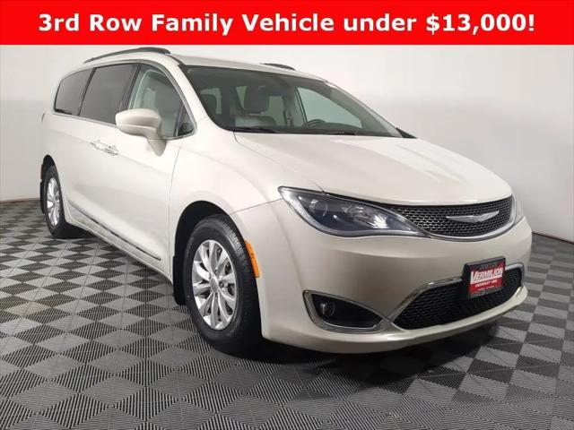 2017 Chrysler Pacifica Touring-L for sale in Tilton, IL