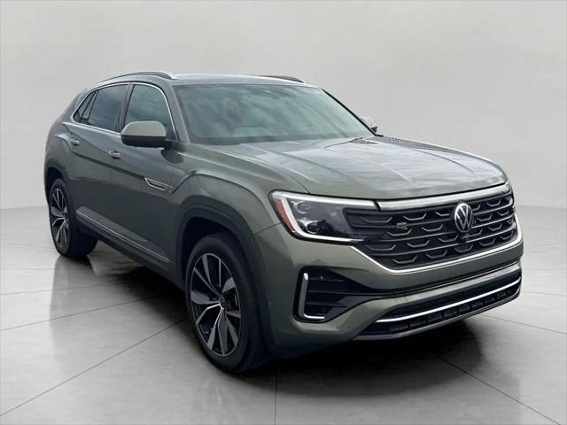 2025 Volkswagen Atlas Cross Sport 2.0T SEL Premium R-Line for sale in Green Bay, WI