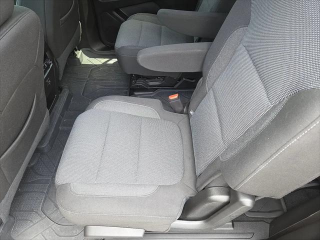 2023 Chevrolet Traverse AWD LT Cloth