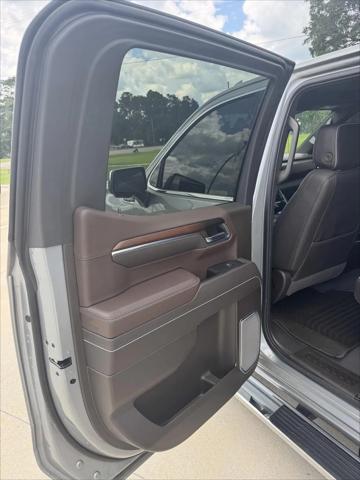 2025 GMC Sierra 1500 2WD Crew Cab Short Box Denali