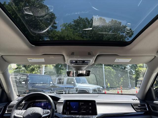 2024 Volkswagen Atlas 2.0T Peak Edition SE w/Technology
