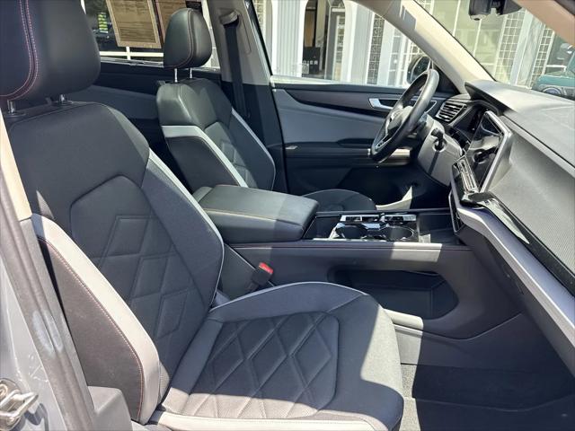 2024 Volkswagen Atlas 2.0T Peak Edition SE w/Technology