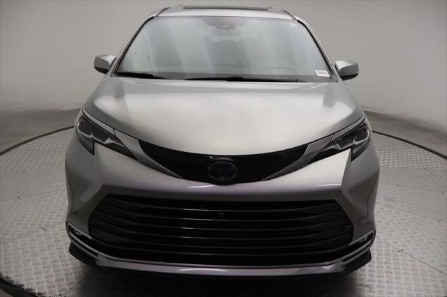 2024 Toyota Sienna Platinum