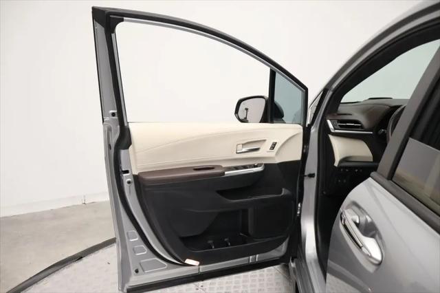 2024 Toyota Sienna Platinum