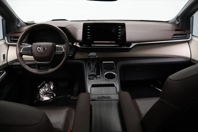 2024 Toyota Sienna Platinum