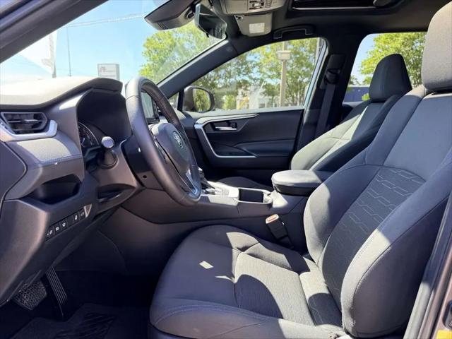 2022 Toyota RAV4 Hybrid SE