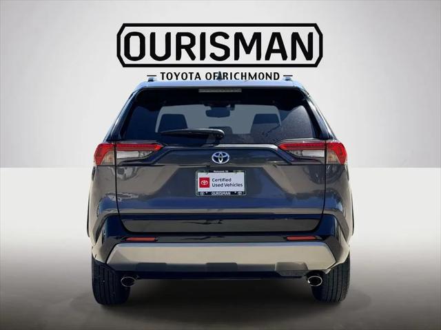 2022 Toyota RAV4 Hybrid SE