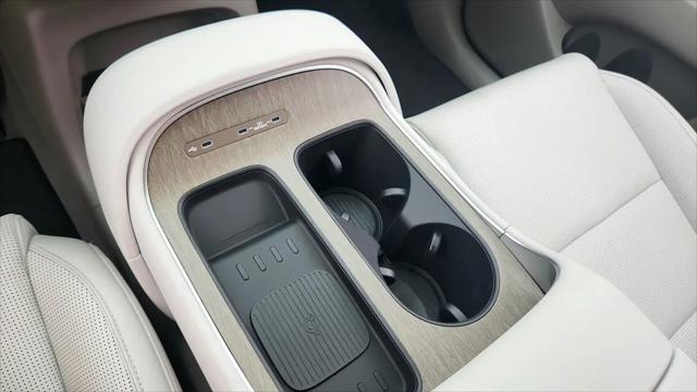 2026 Hyundai Palisade Hybrid Blue SEL 7P