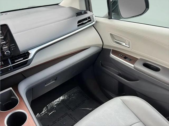 2024 Toyota Sienna XLE