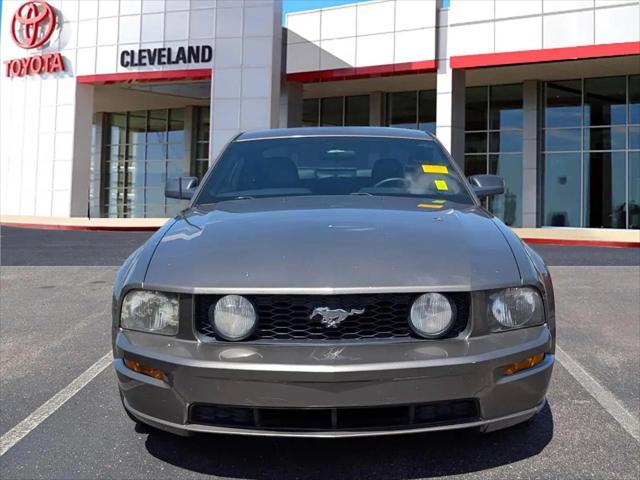 2005 Ford Mustang GT Deluxe