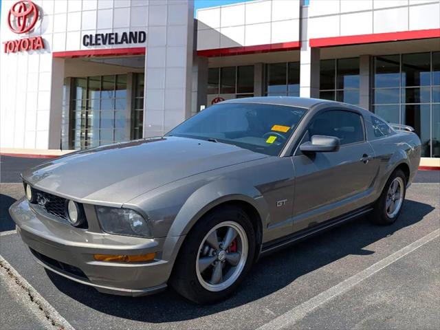 2005 Ford Mustang GT Deluxe