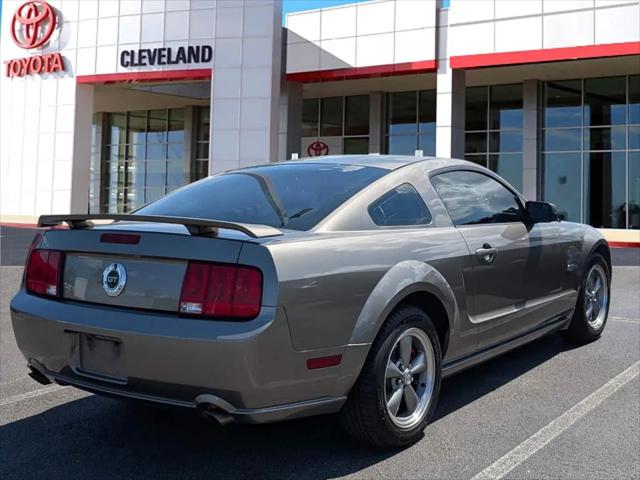 2005 Ford Mustang GT Deluxe