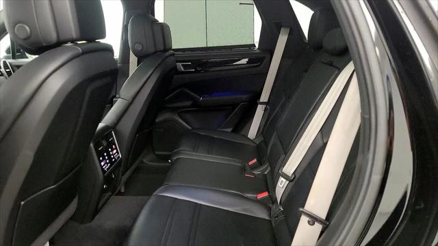 2023 Porsche Cayenne S Platinum Edition