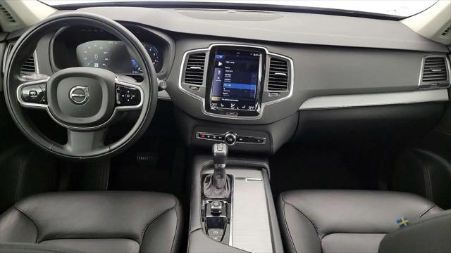 2022 Volvo XC90 T5 Momentum 7 Passenger