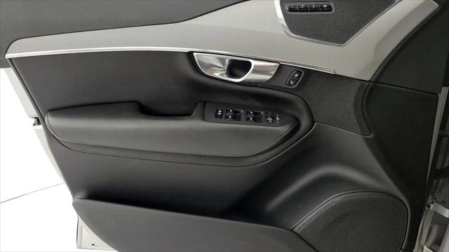 2022 Volvo XC90 T5 Momentum 7 Passenger