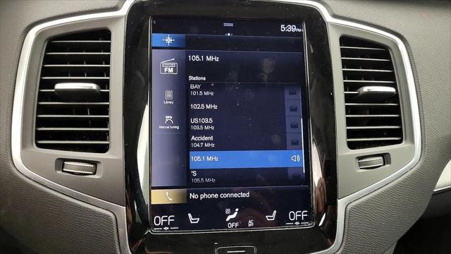 2022 Volvo XC90 T5 Momentum 7 Passenger