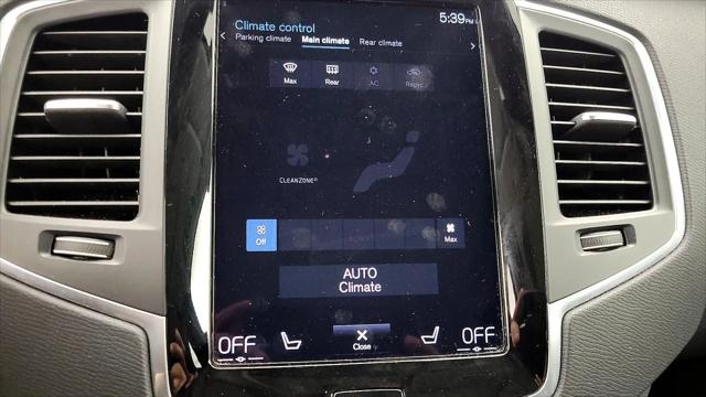2022 Volvo XC90 T5 Momentum 7 Passenger