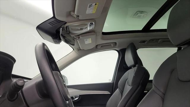 2022 Volvo XC90 T5 Momentum 7 Passenger