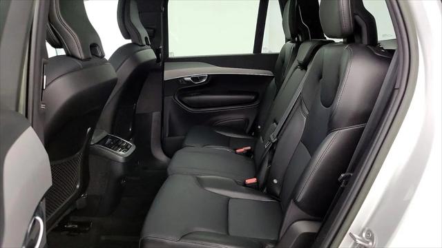 2022 Volvo XC90 T5 Momentum 7 Passenger