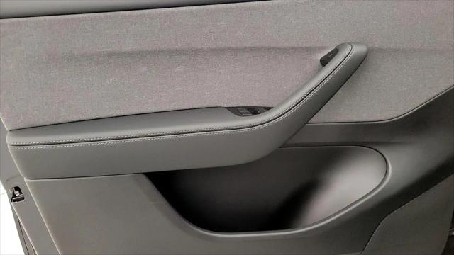 2026 Tesla Model Y Rear-Wheel Drive