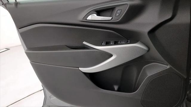 2025 Chevrolet Trax FWD LS