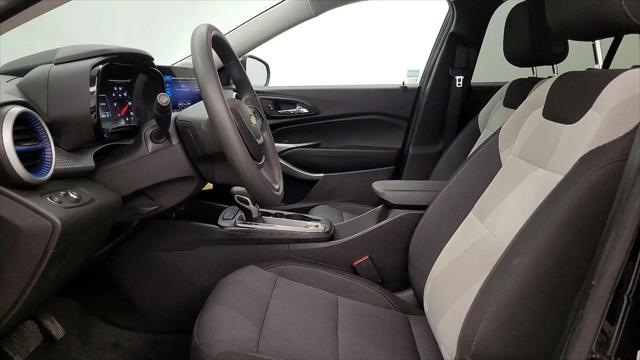 2025 Chevrolet Trax FWD LS