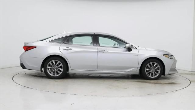 2020 Toyota Avalon Hybrid XLE