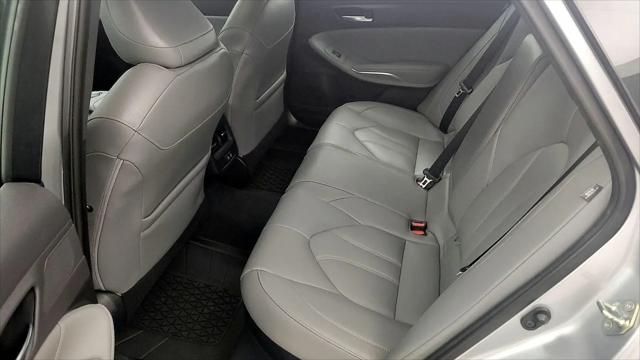 2020 Toyota Avalon Hybrid XLE
