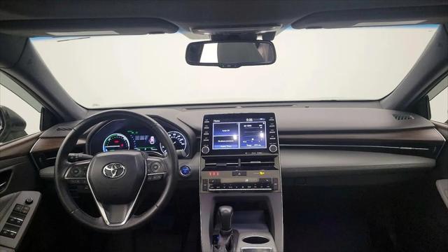 2020 Toyota Avalon Hybrid XLE
