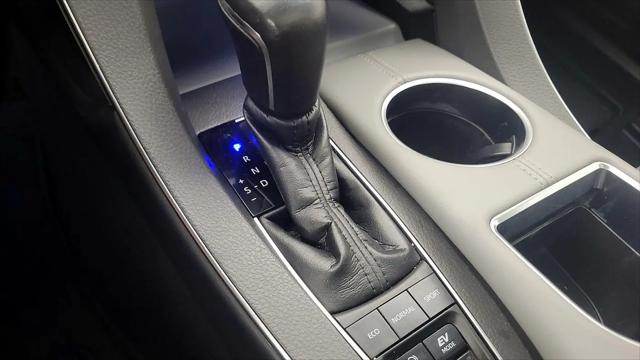2020 Toyota Avalon Hybrid XLE