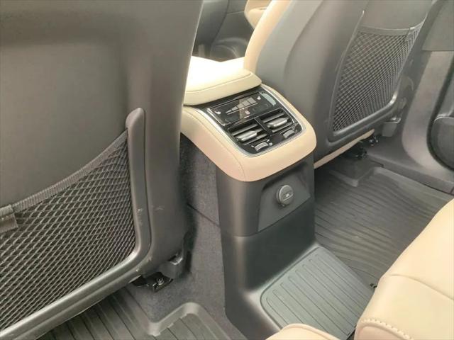 2026 Volvo XC90 Plug-In Hybrid Ultra Dark Theme, T8 AWD, Electric/Gasoline, 7 Seats