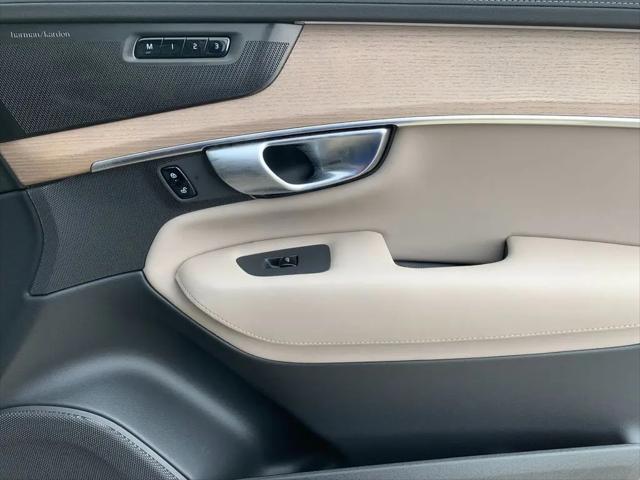 2026 Volvo XC90 Plug-In Hybrid Ultra Dark Theme, T8 AWD, Electric/Gasoline, 7 Seats
