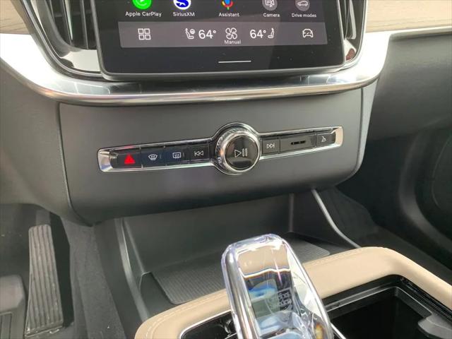 2026 Volvo XC90 Plug-In Hybrid Ultra Dark Theme, T8 AWD, Electric/Gasoline, 7 Seats